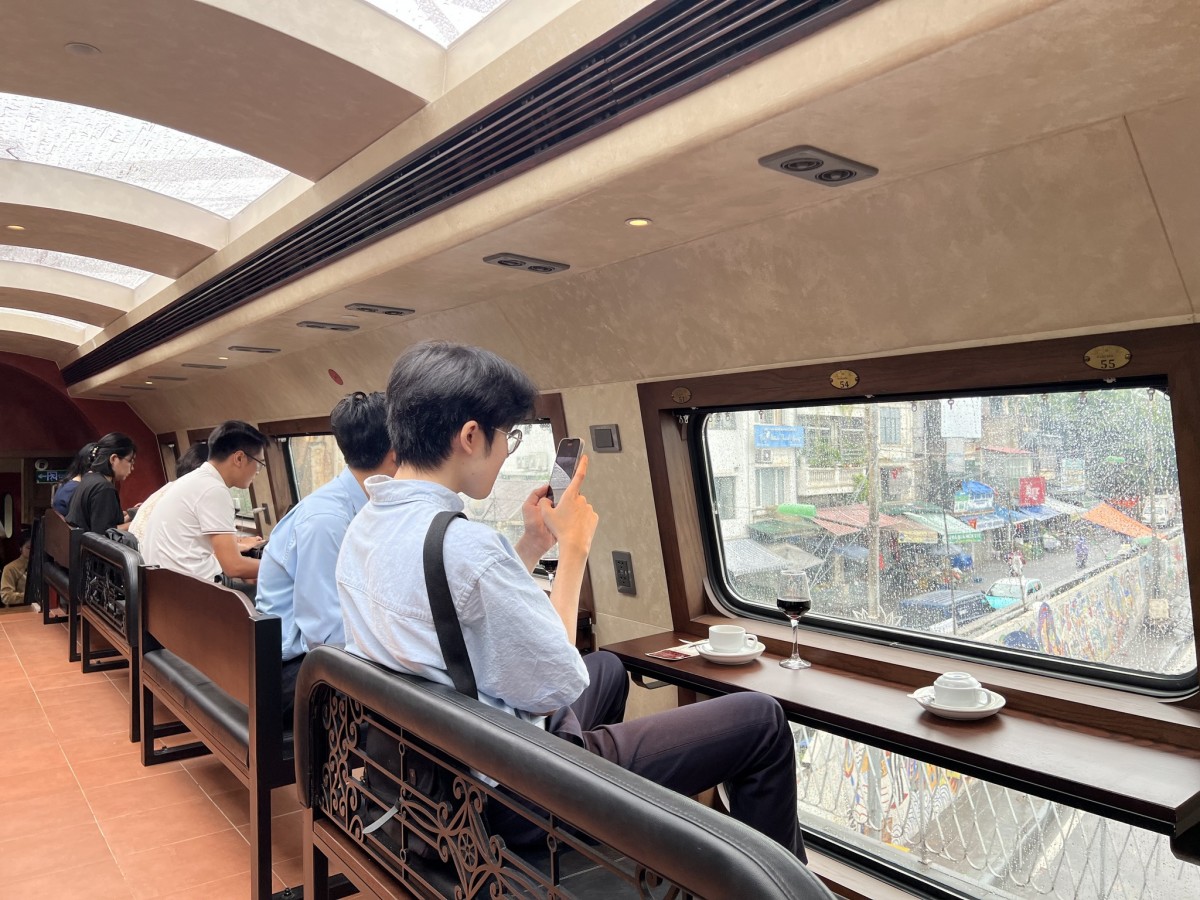 Tàu du lịch Hà Nội 5 cửa ô